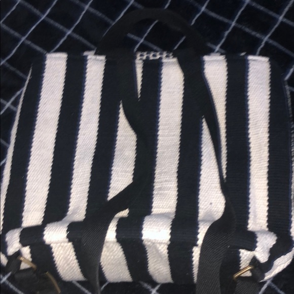 Black and white stripped medium backpack - Picture 2 of 3